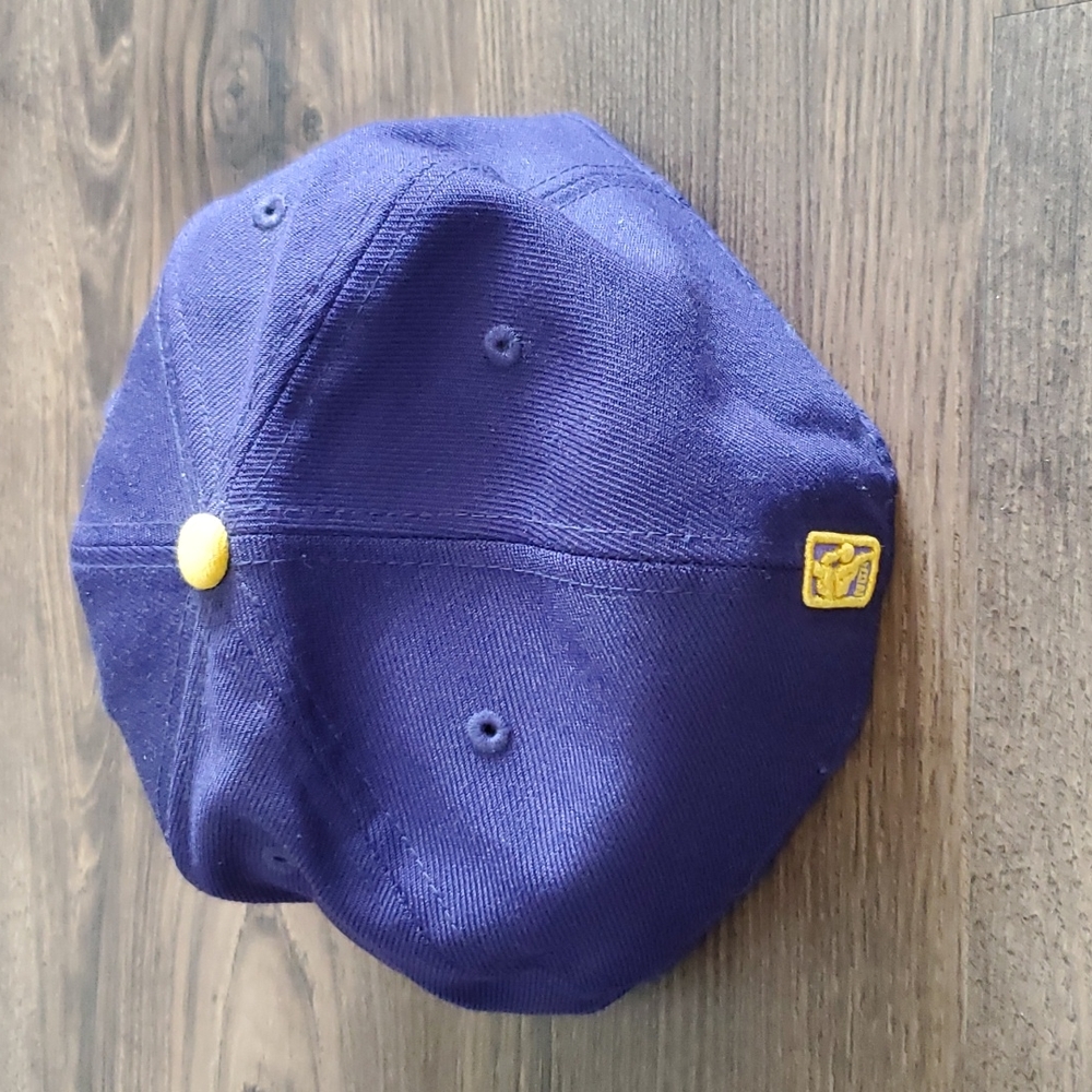 Los Angeles Lakers Hat - Picture 3 of 7
